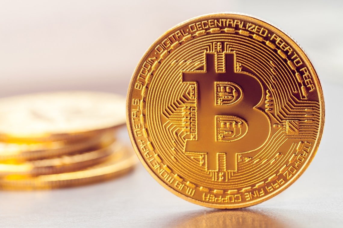 The Beginner's Guide to BitCoin: Simplifying Digital Currency Transactions